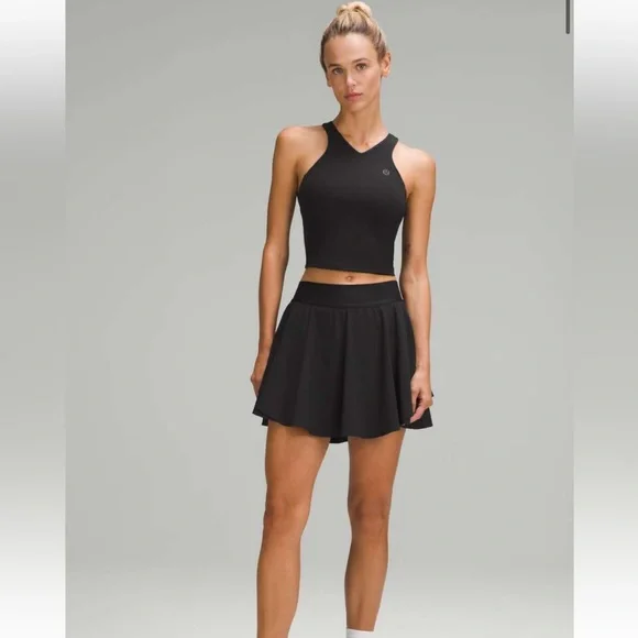 Cropped V-Neck Tennis Tank Black - Picture 5 of 10